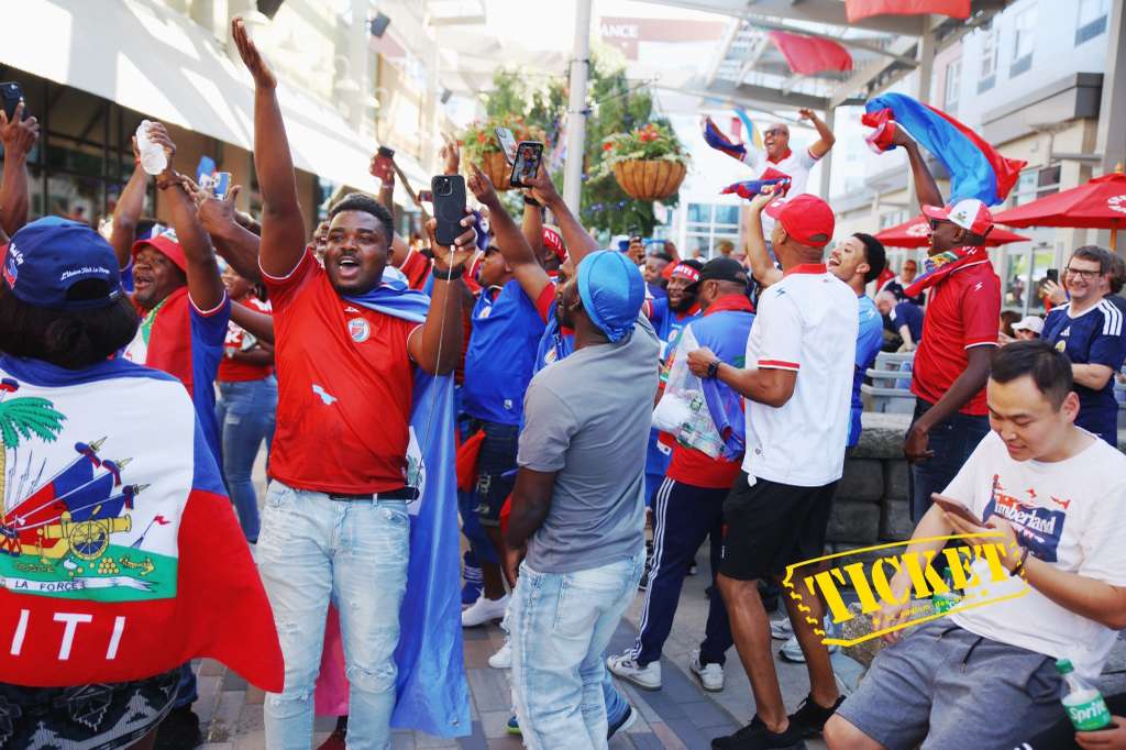 Haïtiens et Écossais enflamment les abords du stade (3)